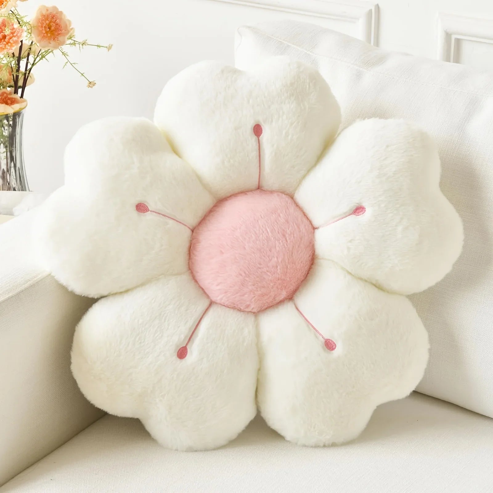 Fluffy Daisy Pillow Delight